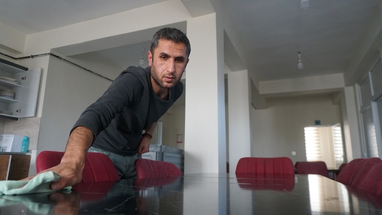 Sinan, Rehabilitasyon Merkezinde Çalışarak Örnek Oluyor
