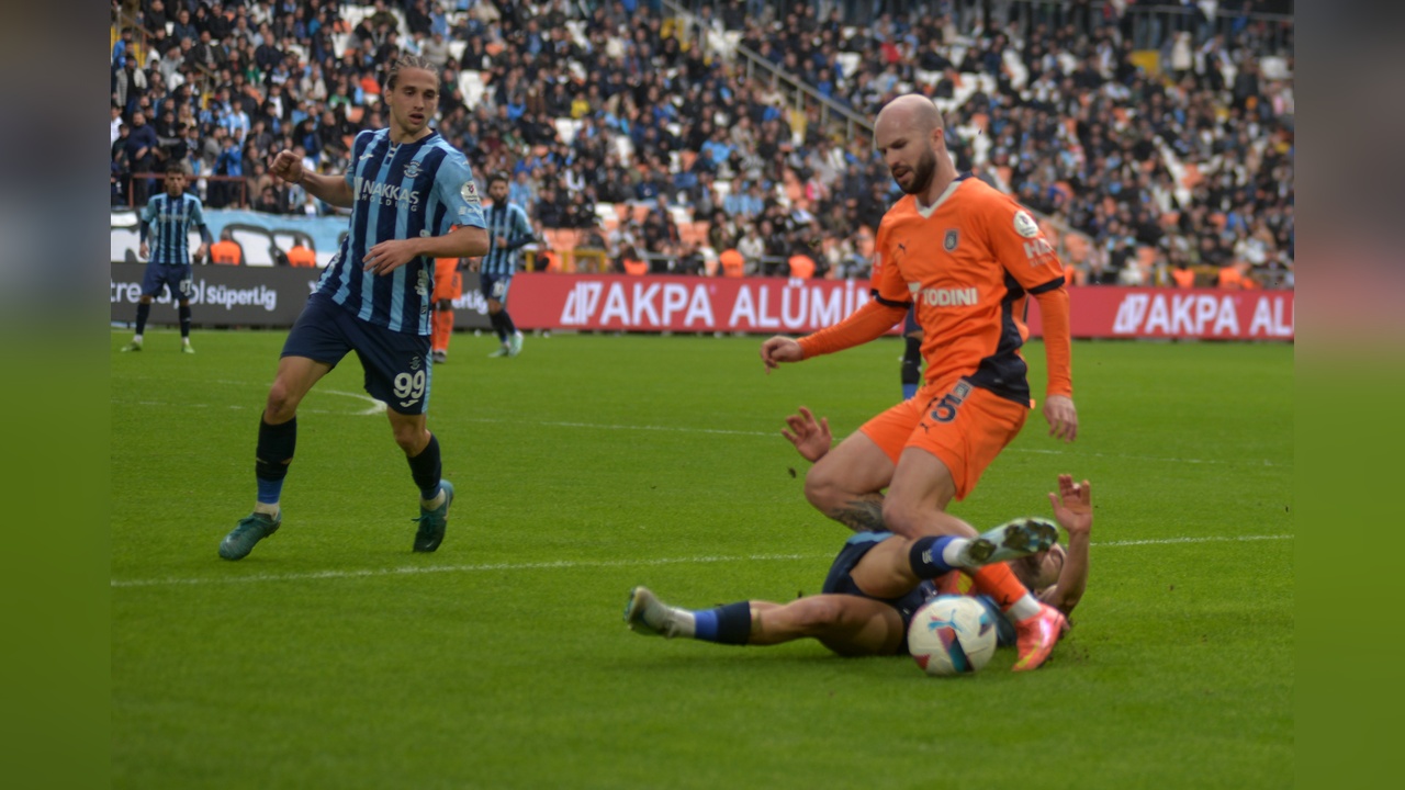 Başakşehir, Adana Demirspor'u Ziyaretinde Galip Geldi