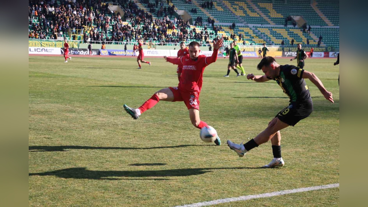 Şanlıurfaspor ve Çorum FK Beraberlikte Kaldı