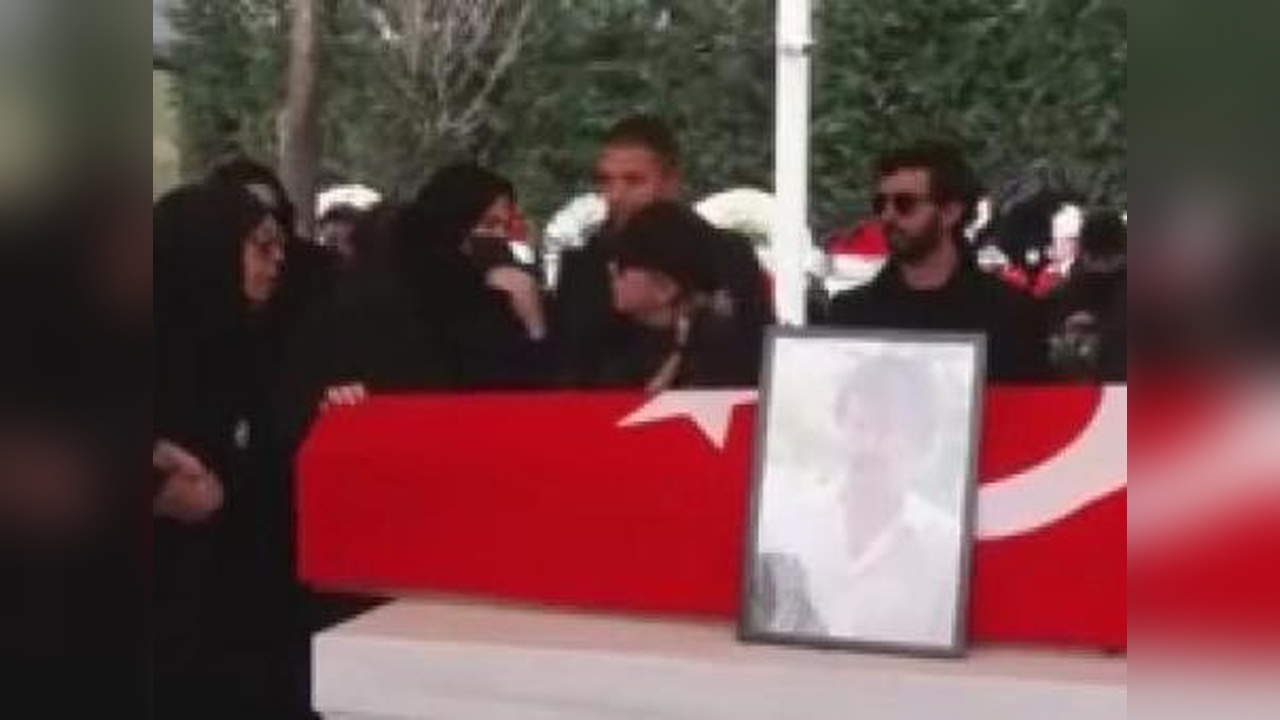 Ferdi Tayfur'un Cenazesinde Kavga Çıktı
