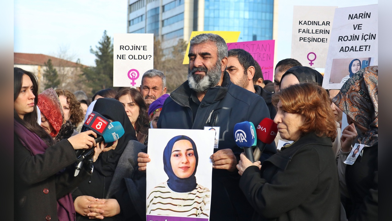 Rojin'in Babası, Kızının Kaybını Her An Yaşıyor