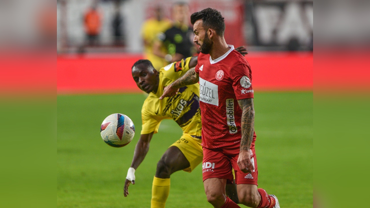 Eyüpspor, Antalyaspor'u Farklı Geçti