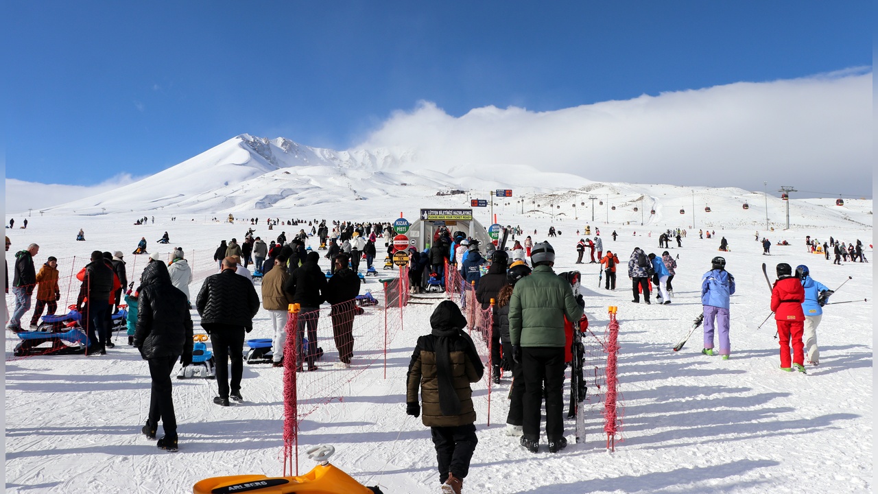 Erciyes Kayak Merkezi'nde Sömestir Rezervasyonlarında Yüzde 80 Dolu Oranı