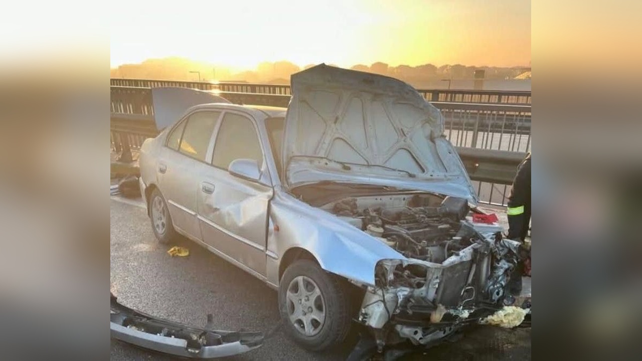 Bariyere Çarpan Otomobilde Sağlık Çalışanı Hayatını Kaybetti