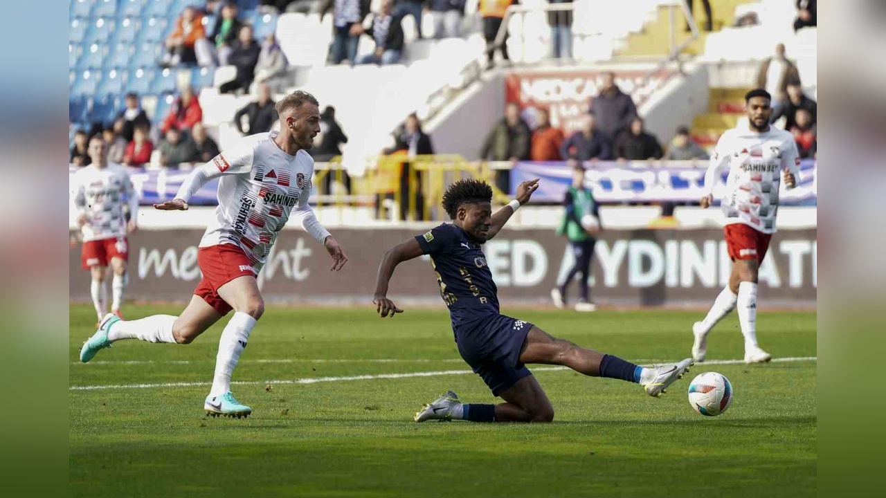 Kasımpaşa, Gaziantep FK'yi İlk Yarıda Geçti