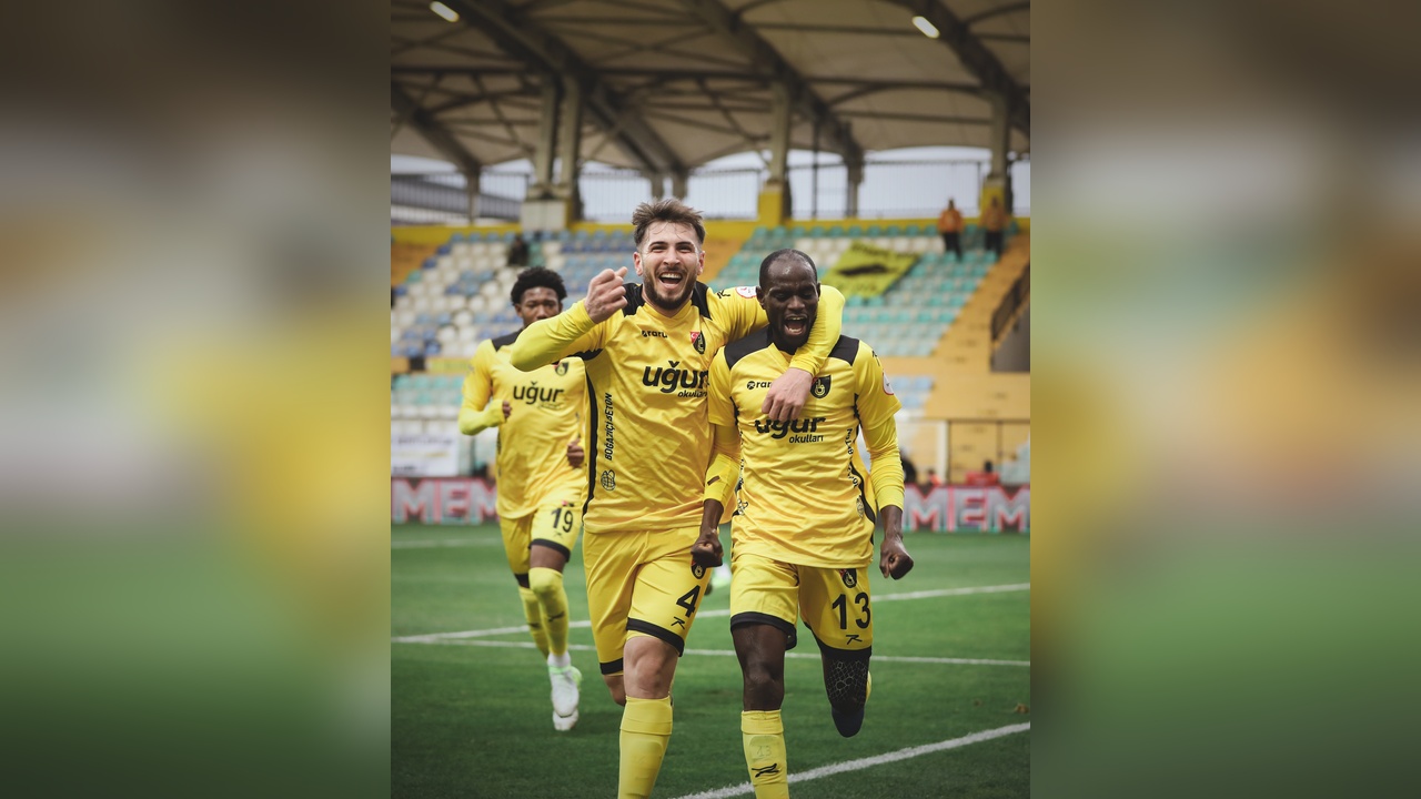 İstanbulspor, Esenler Erokspor'u Farklı Geçti