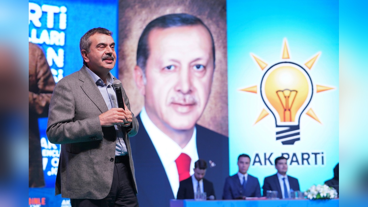 Bakan Tekin, Muhalefetin Genel Başkanını Belirsiz Buldu