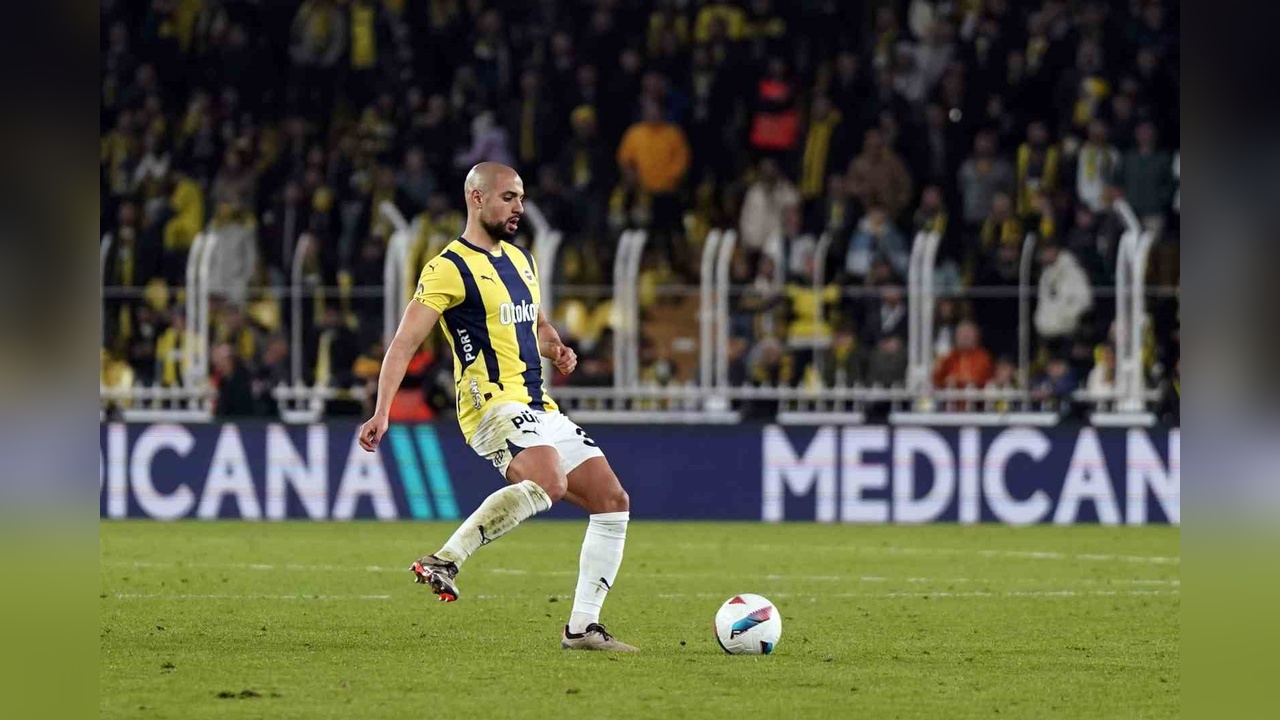Sofyan Amrabat, Cezalı Duruma Düşerek Takımını Zor Durumda Bıraktı