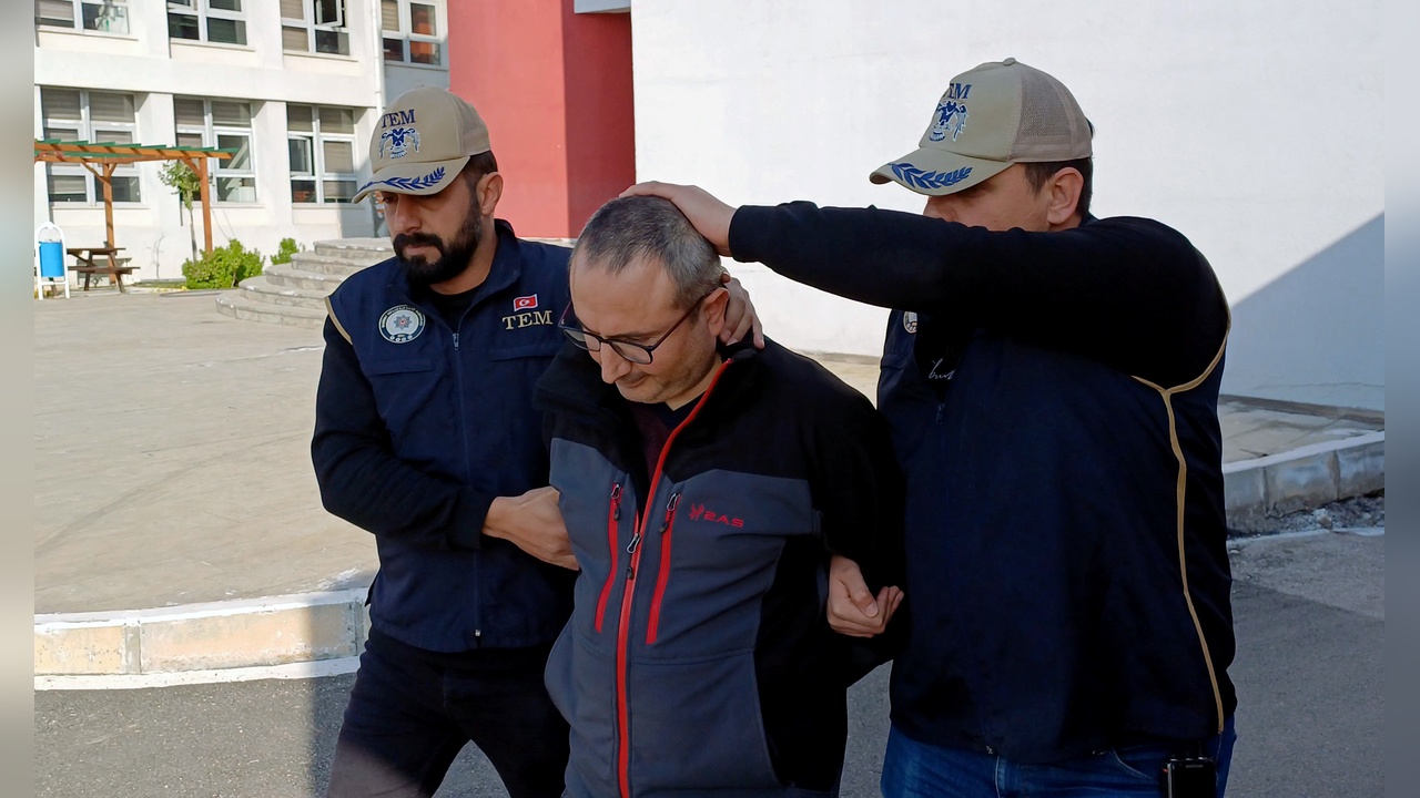 Adana'da FETÖ ile bağlantılı bir yüzbaşı yakalandı