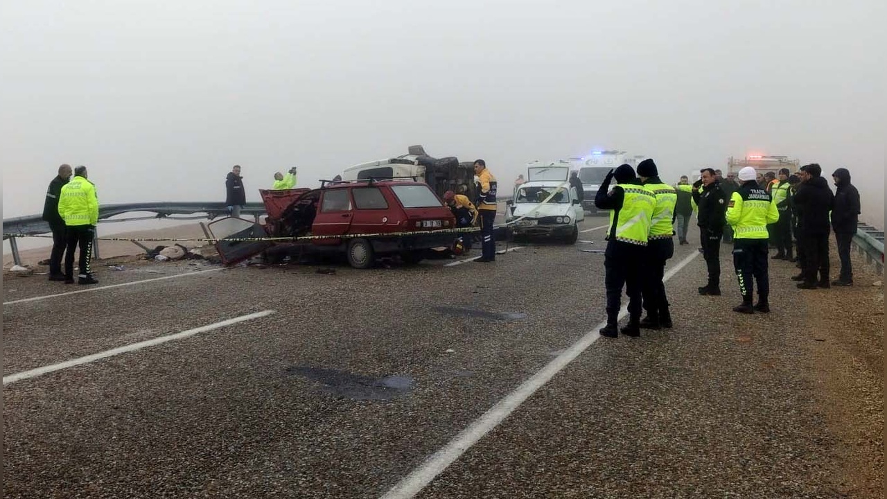 Kırşehir'de Feci Trafik Kazası: Üç Kişi Hayatını Kaybetti
