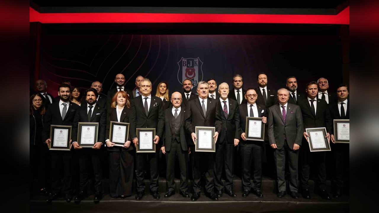 Beşiktaş'ta Yeni Dönem: Başkan Serdal Adalı Mazbatasını Aldı