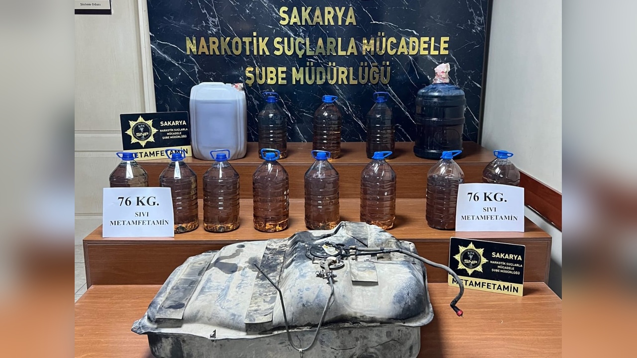 Sakarya'da Uyuşturucu Operasyonu: 76 Kilo Sıvı Metamfetamin Yakalandı