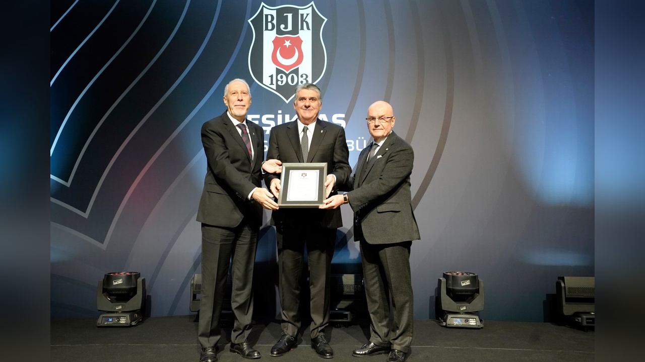 Serdal Adalı ve Yönetim Kurulu Mazbatalarını Törenle Aldı