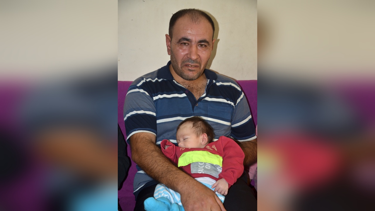 Yeni doğan bebeğine Ferdi Tayfur ismini koydu