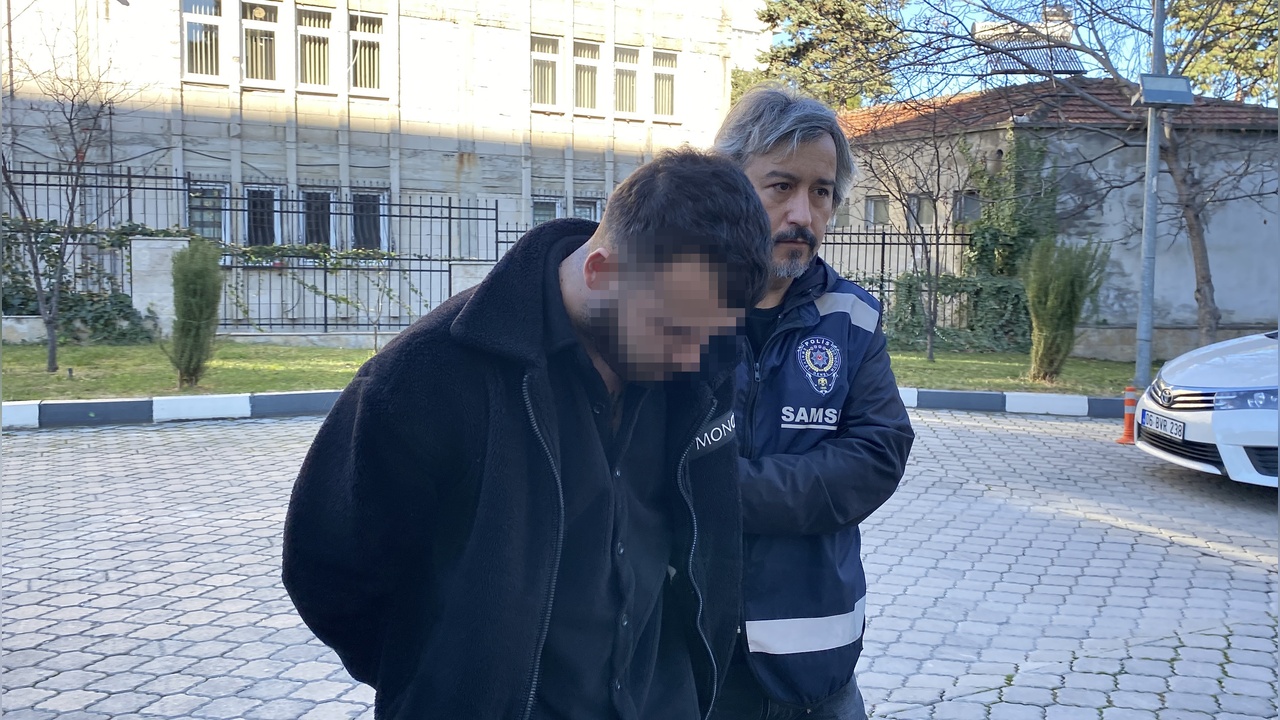 Dolandırıcılık Şüphelisi Bankada Yakalandı