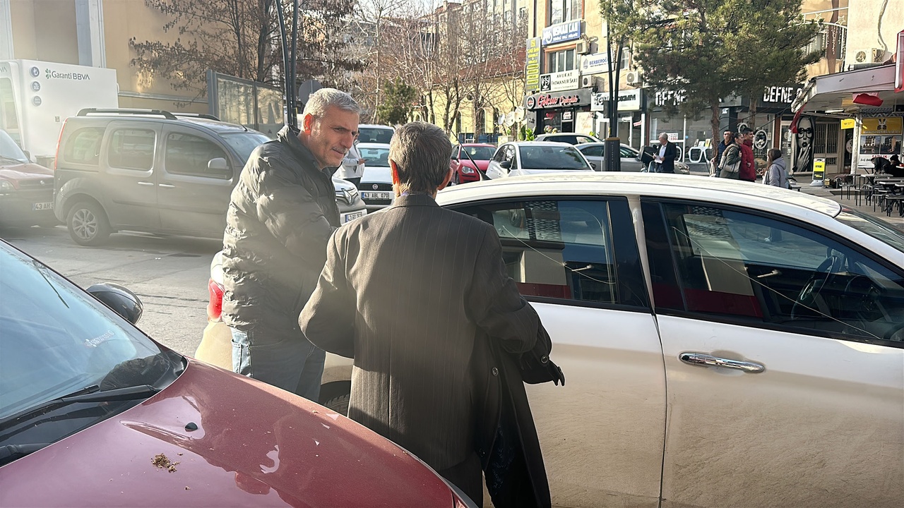 Dikkatli Bankacı, Müşterisini Dolandırıcılıktan Kurtardı