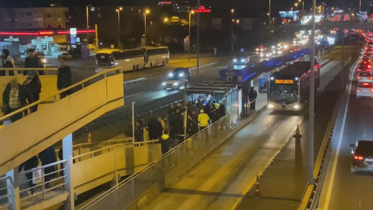 Metrobüste Rastgele Ateş Açan Şüpheli Gözaltında