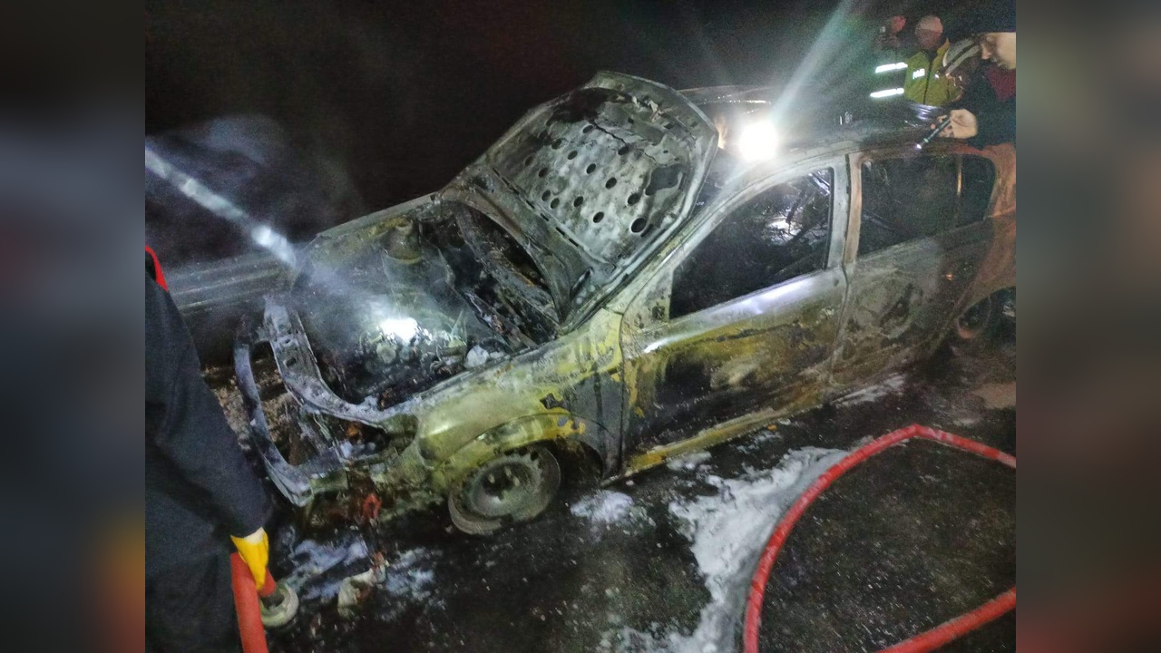 Otomobil ve Motosiklet Çarpıştı, İki Kişi Yaralandı