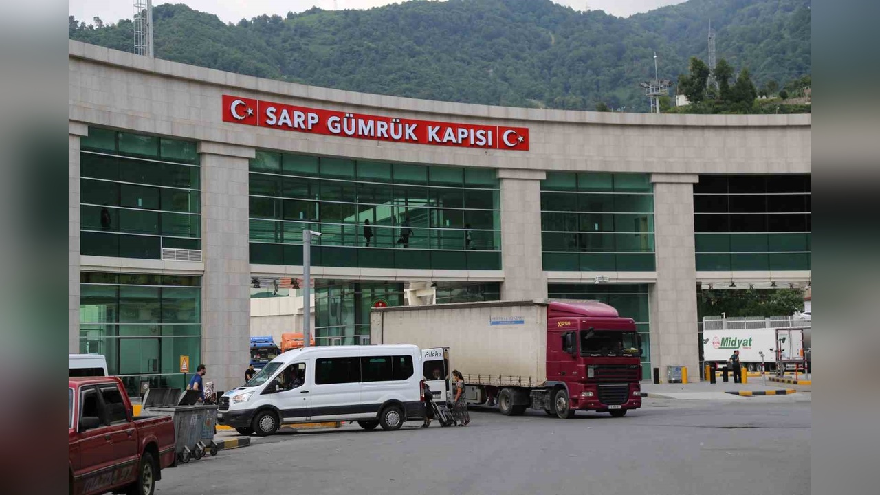 Sarp Sınır Kapısı'ndan Geçiş Verileri 2024 İçin Belirlendi