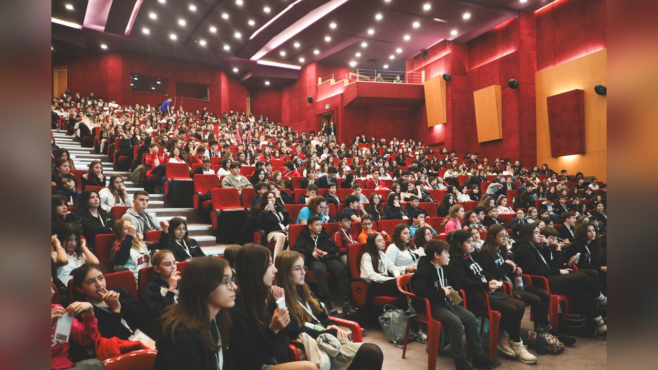 Özel Ege Lisesi, Dünya Bilgisi Yarışmasına Ev Sahipliği Yaptı