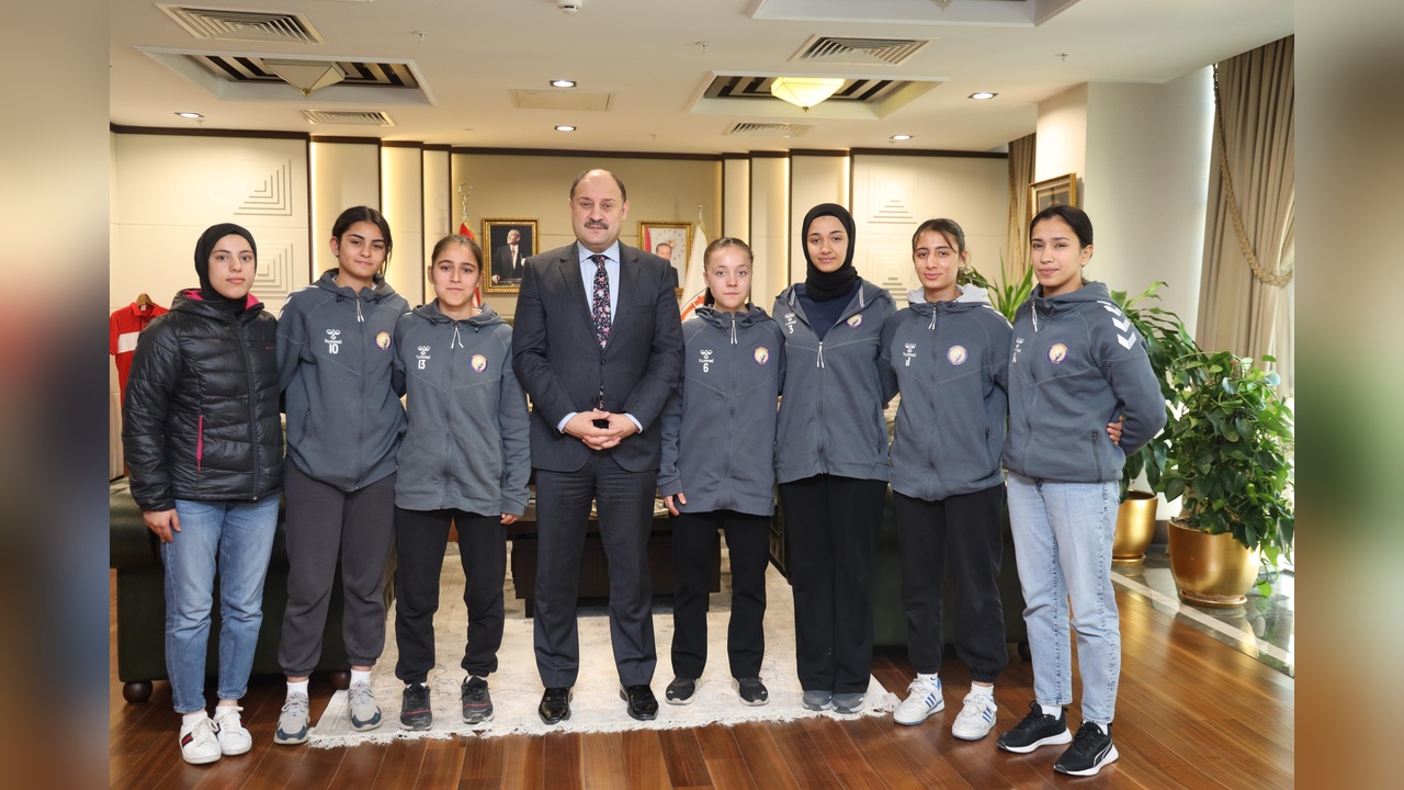Güneşin Çocukları Hentbol Takımına Destek Yağdı