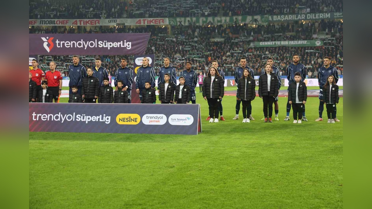 Mourinho, Konya Maçında Kadroda Radikal Değişiklikler Yaptı