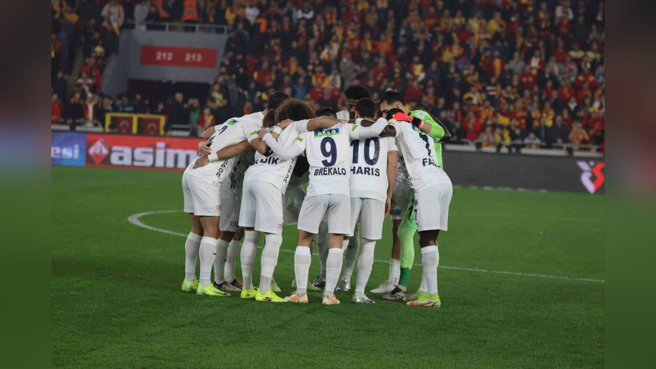 Göztepe, Kasımpaşa Karşısında İlk Yarıda Üstünlük Sağladı