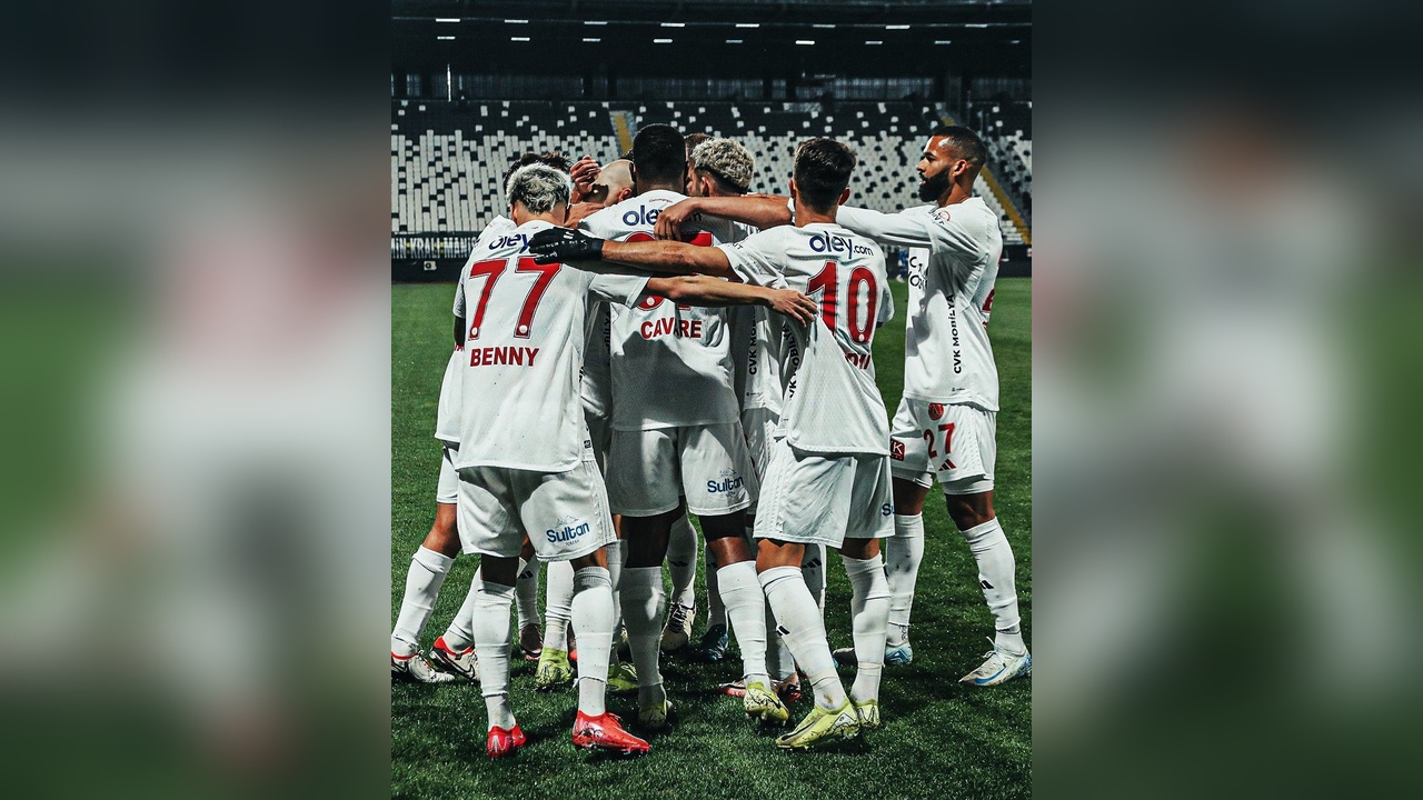 Ümraniyespor, Manisa FK'yi Mağlup Etti