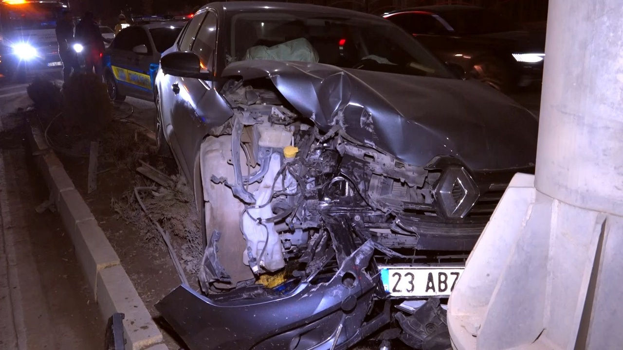 Elazığ'da Kaza: Sürücü Ortadan Kayboldu