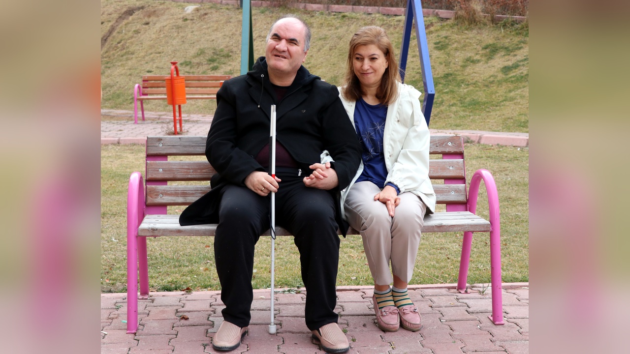 Görme Engelli Çiftin Aşkı: Sesle Başlayan Hikaye Evlilikle Taçlandı