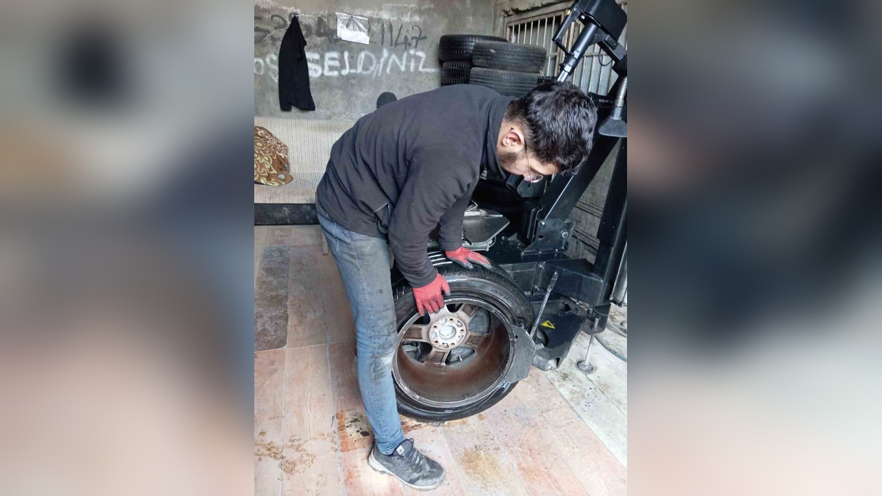 Sürücüler Artan Lastik Fiyatları Nedeniyle Çıkma Lastiklere Yöneliyor