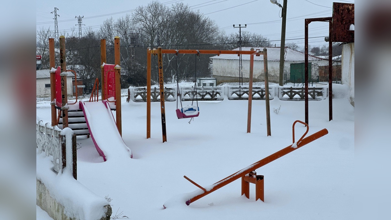 Edirne ve Kırklareli Yüksek Kesimlerine Kar Yağdı