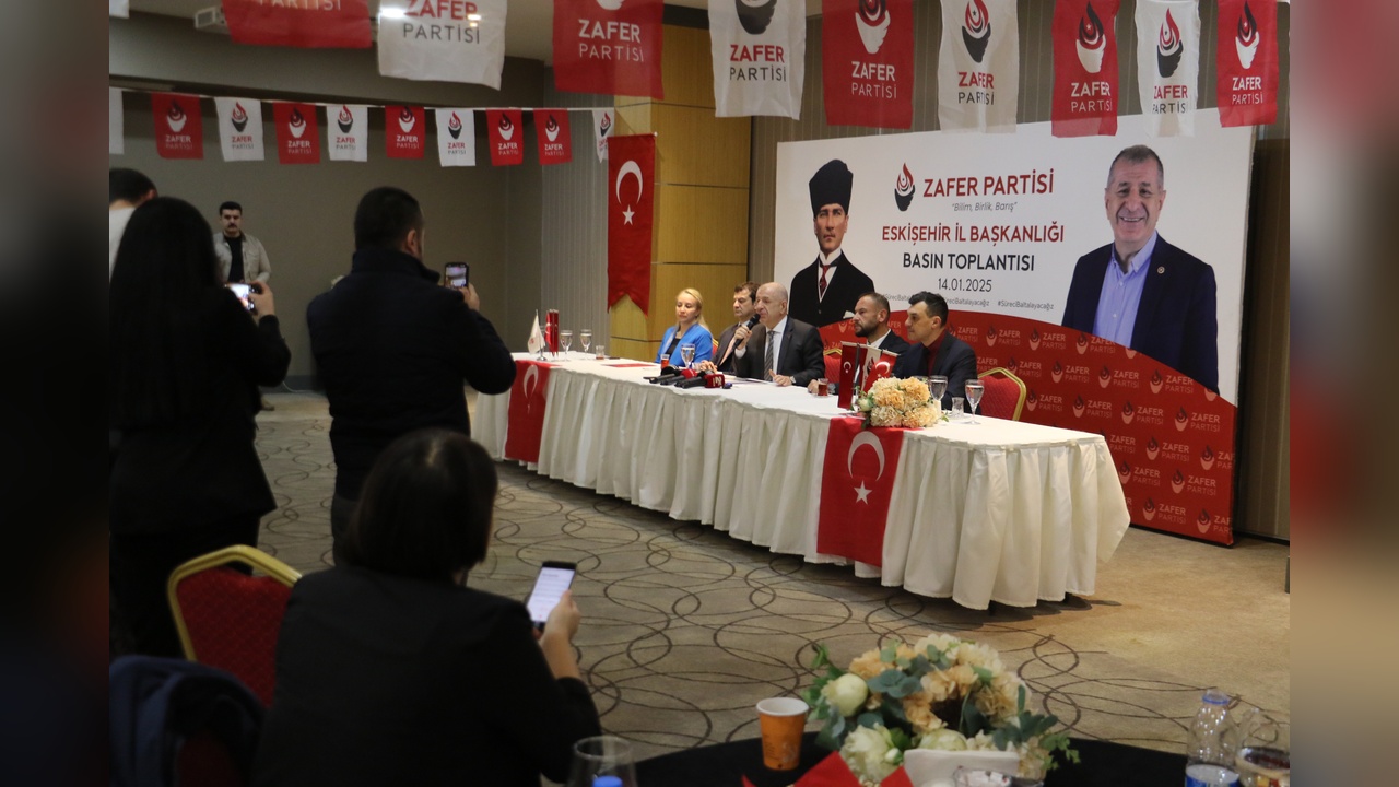Ümit Özdağ'dan Ekrem İmamoğlu'na Deprem Vurgusu