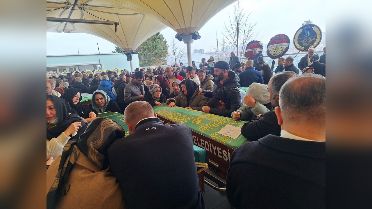 AVM'de Trajik Kaza: İşçi Hayatını Kaybetti