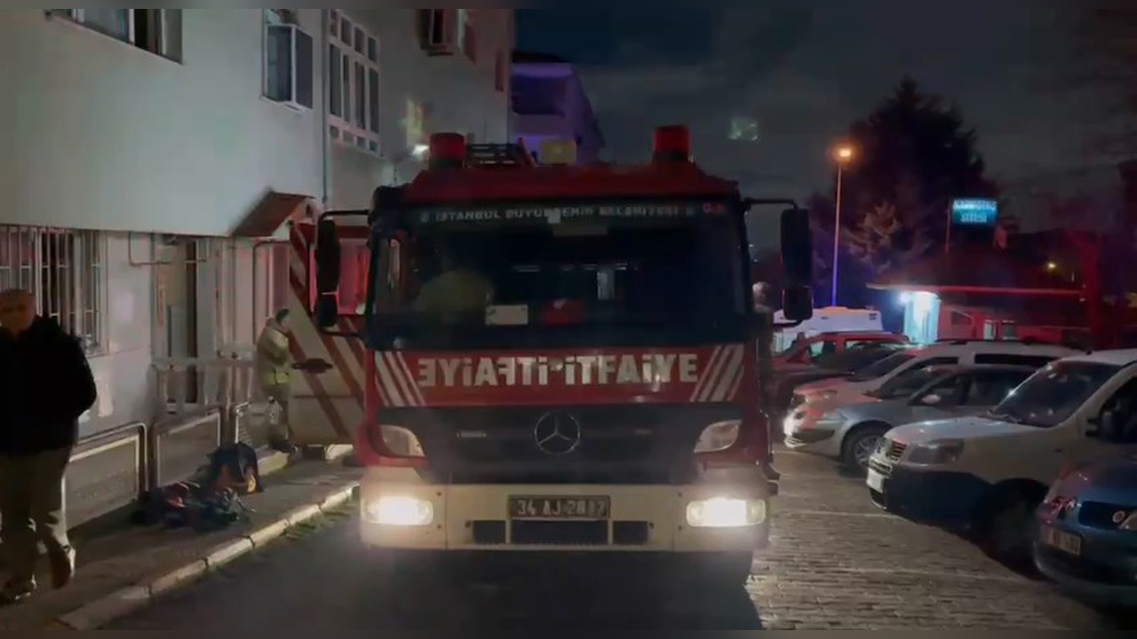 Küçükçekmece'deki Yangın Kontrol Altına Alındı