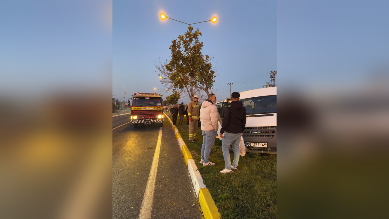 Mardin'de Minibüs ve Kamyon Çarpışması: 11 Kişi Yaralandı