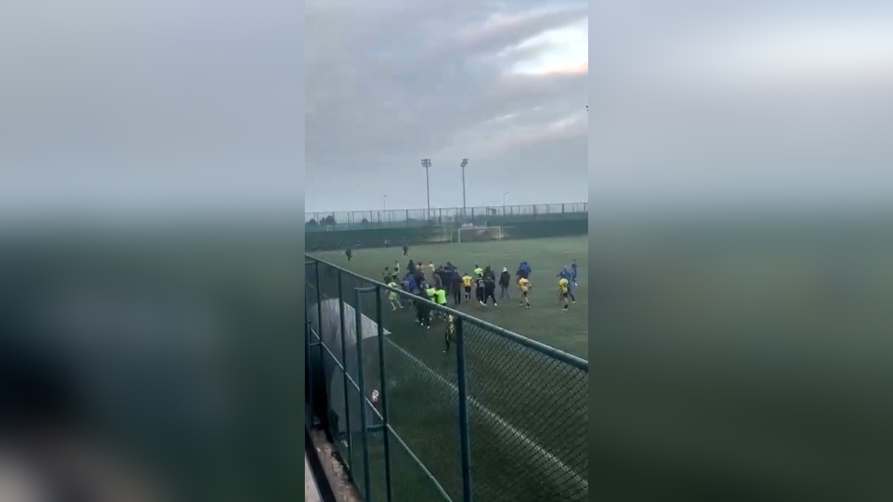Trabzon'da Amatör Maçta Kavga Anları Kameralara Yansıdı