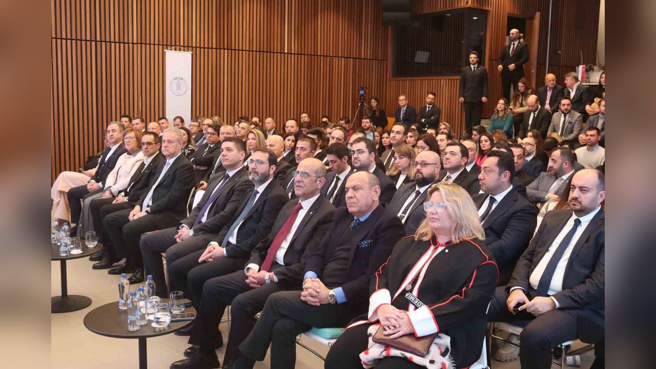 Kaan Özhelvacı, EGİAD'ın Yeni Başkanı Seçildi