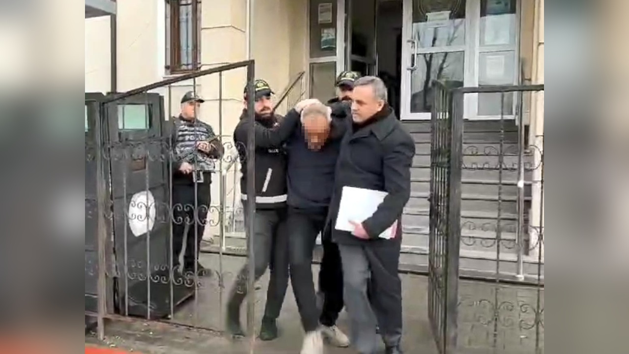 Eski Polis, Sevgilisini Bıçaklayarak Yaraladı