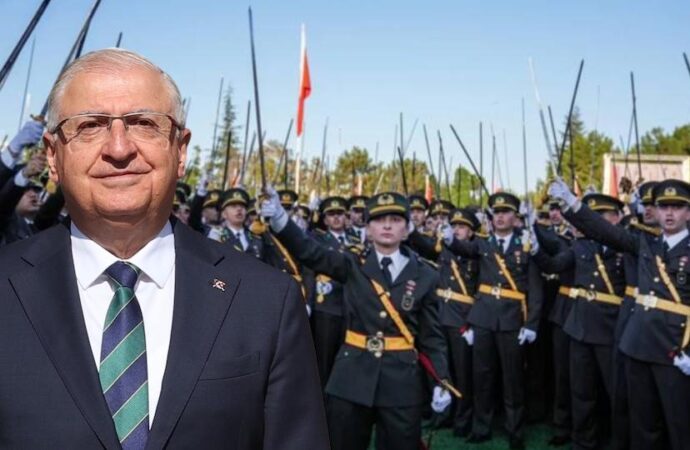 Bakan'a teğmenler sorulunca böyle sinirlendi