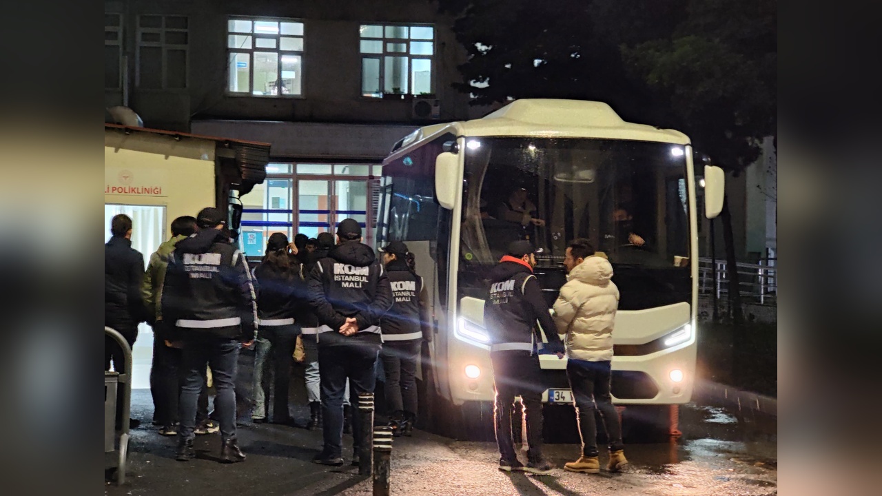 İstanbul'da İhale Yolsuzluğu Soruşturmasında Şüpheliler Adliyeye Sevk Edildi