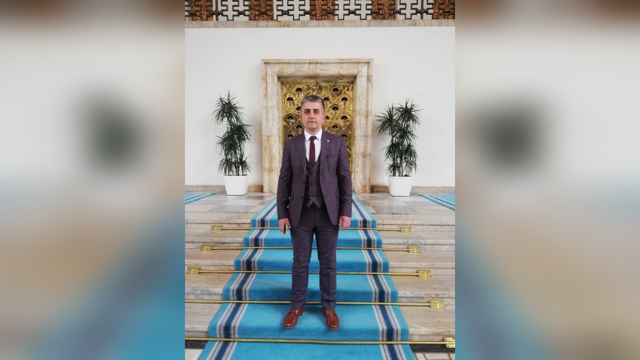 Yem Karma Makinesinde Sıkışan Muhtar Hayatını Kaybetti