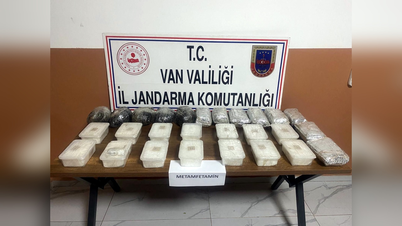 Van'da Uyuşturucu Operasyonu: 21 Kilo Metamfetamin Yakalandı