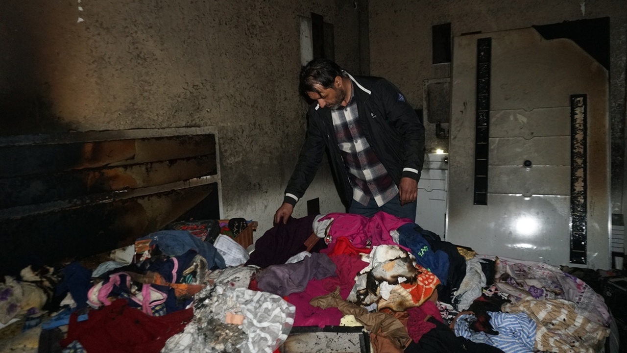 Evi Yanan Baba, Tüm Eşyalarını Kaybetti