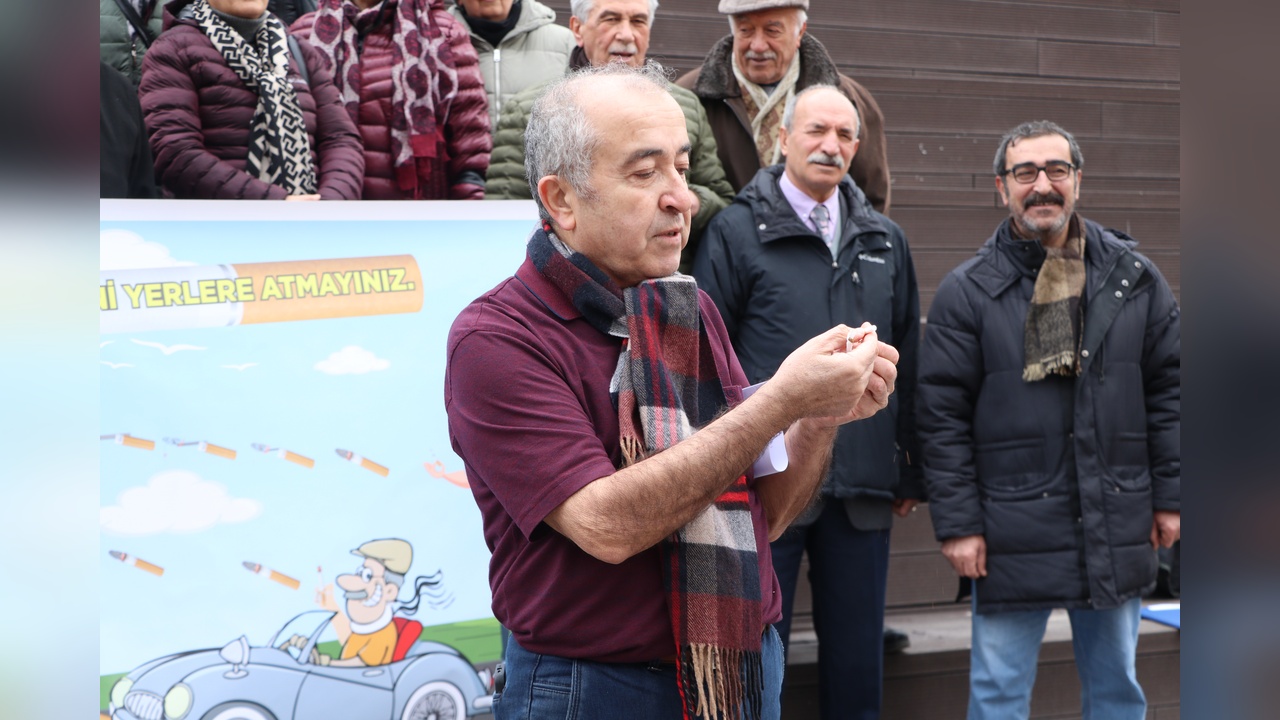 Eskişehir'de İzmaritlere Dikkat Çekildi