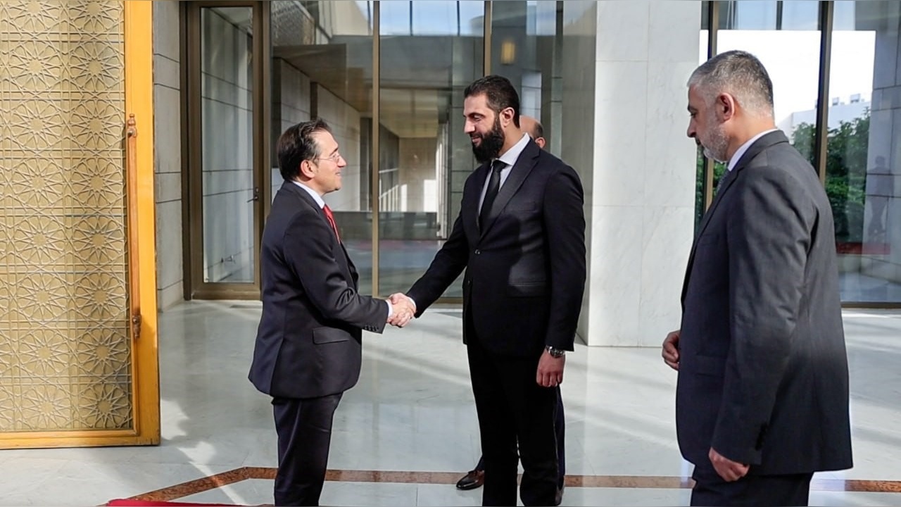 Suriye'nin Yeni Lideri Eş-Şara'dan Dış Politika Temasları