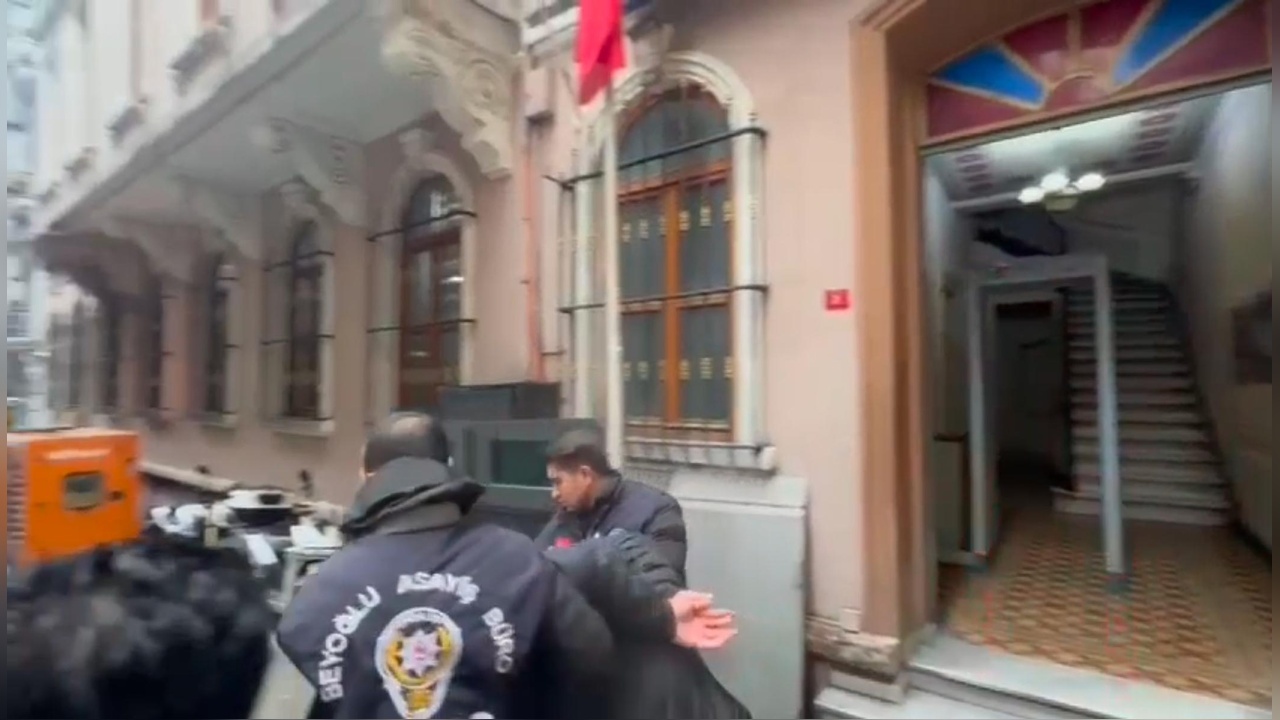 Beyoğlu'nda Otobüste Teşhircilik Olayına Gözaltı