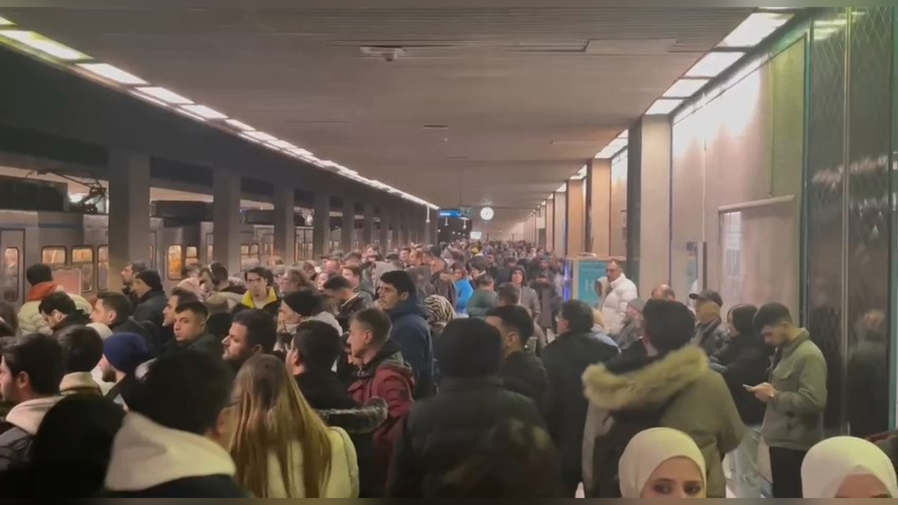 İstanbul Metro Hattında Teknik Arıza Seferleri Etkiledi