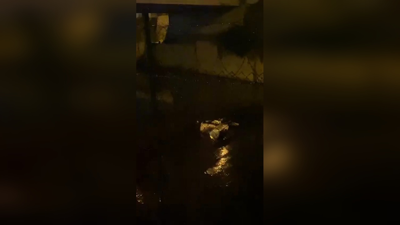 Kuzey Marmara Otoyolu'nda Hafriyat Kamyonu Dereye Uçtu, 3 Kişi Yaralandı