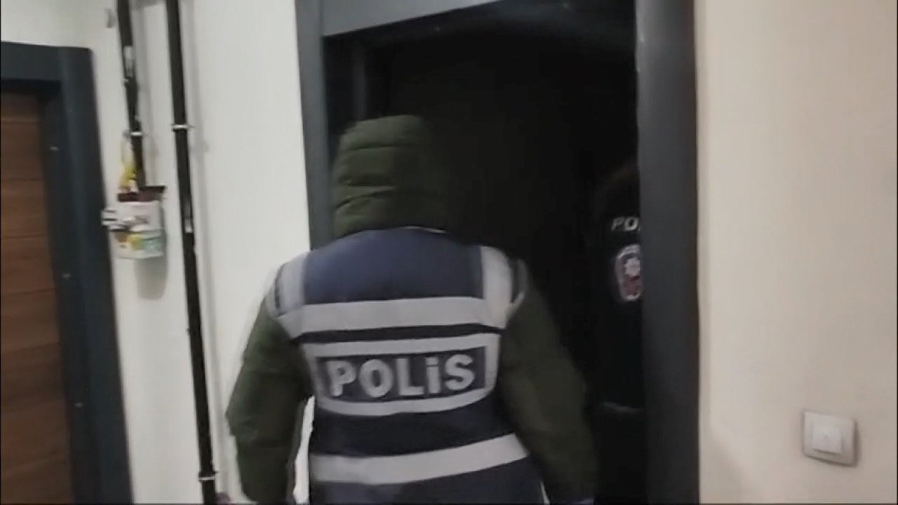Dolandırıcılık Şebekesine Büyük Darbe: 42 Kişi Gözaltında